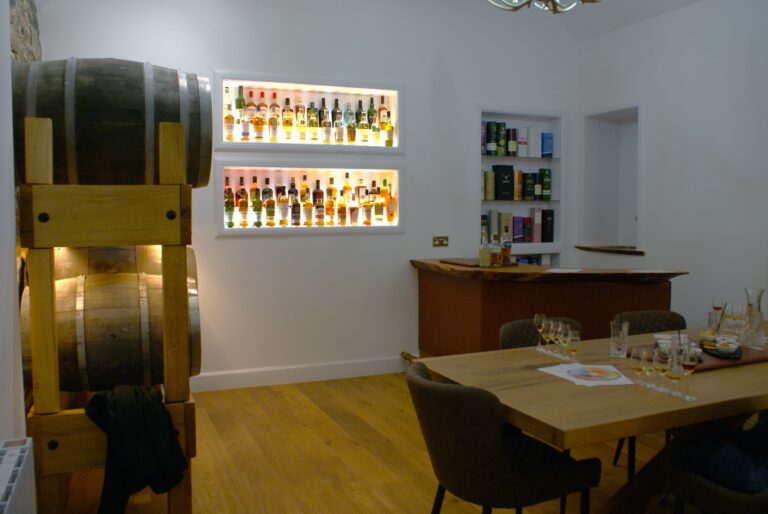 jannet-mckenzie-dunnage-grant-arms-hotel (3)
